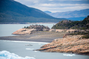 14年的十九座五菱校车拆车还能卖多少钱