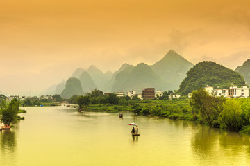 14年的十九座五菱校车拆车还能卖多少钱