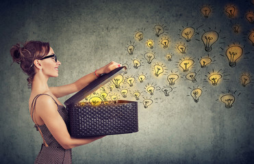 14年的十九座五菱校车拆车还能卖多少钱