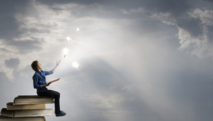 14年的十九座五菱校车拆车还能卖多少钱